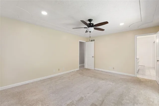 $350,000 | 4401 South Stonecrest Circle, St. Joseph, MO 64506