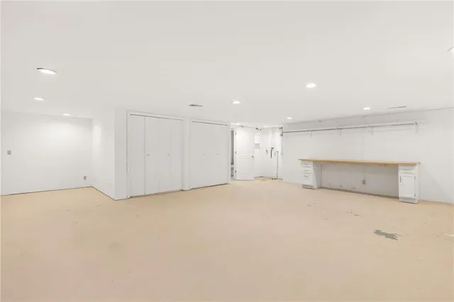 $350,000 | 4401 South Stonecrest Circle, St. Joseph, MO 64506