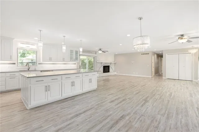 $350,000 | 4401 South Stonecrest Circle, St. Joseph, MO 64506