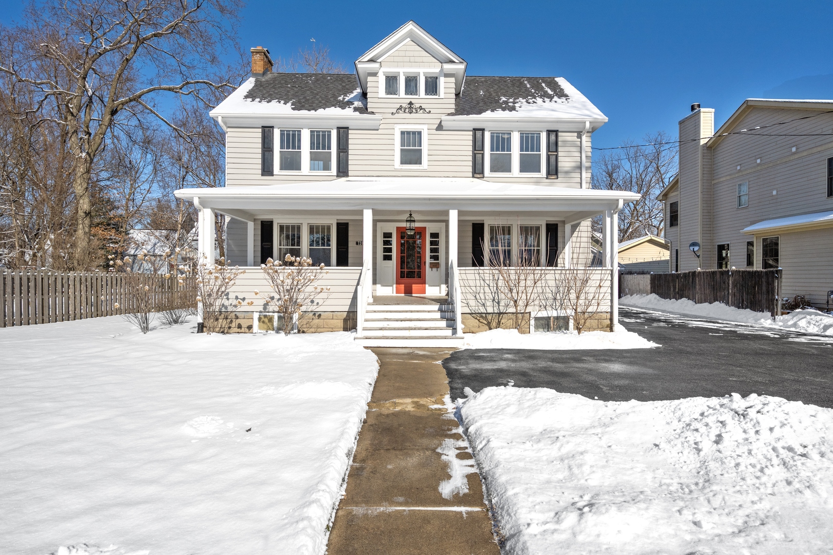 720 Prairie Street St. Charles, IL 60174 - Photo 1 of 2 a front view of a house with a yard