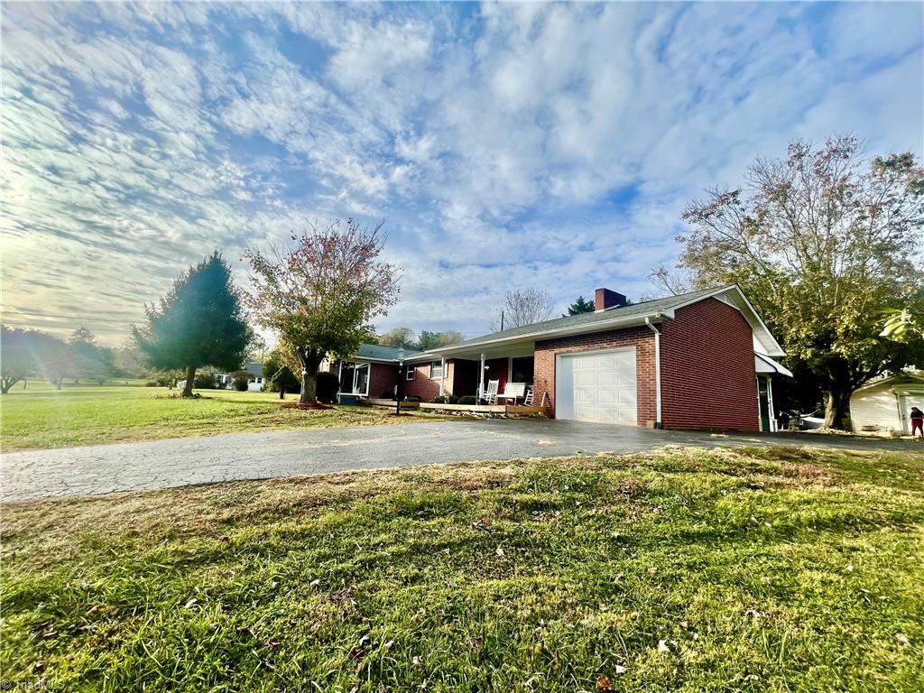 1079 Suncrest Orchard Road North Wilkesboro, NC 28659 - Photo 18 of 30