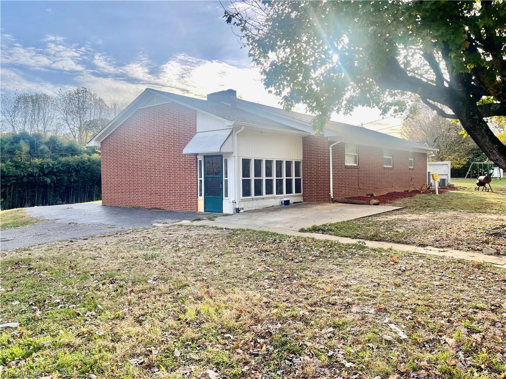 1079 Suncrest Orchard Road North Wilkesboro, NC 28659 - Photo 25 of 30