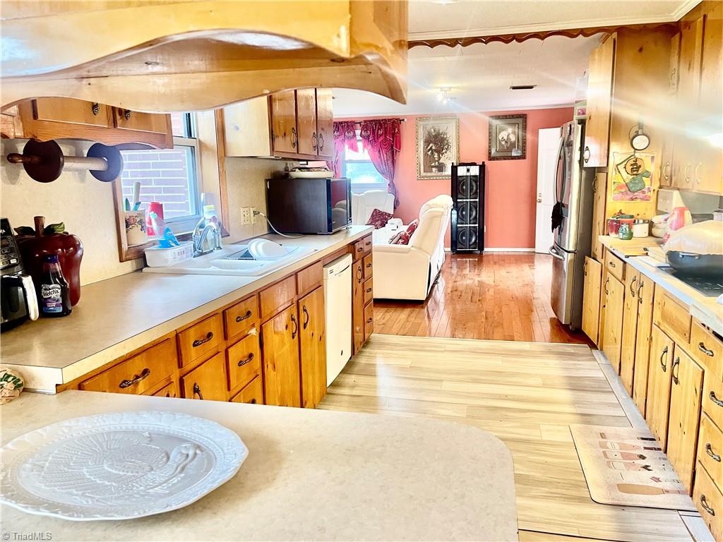 1079 Suncrest Orchard Road North Wilkesboro, NC 28659 - Photo 10 of 30