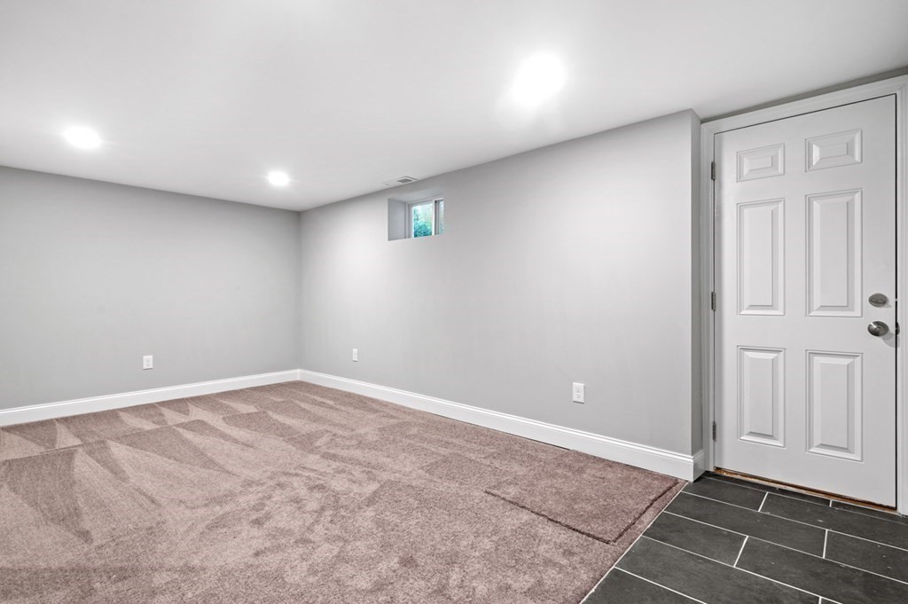 10 Lincoln Road Peabody, MA 01960 - Photo 21 of 26 Gallery Image 21