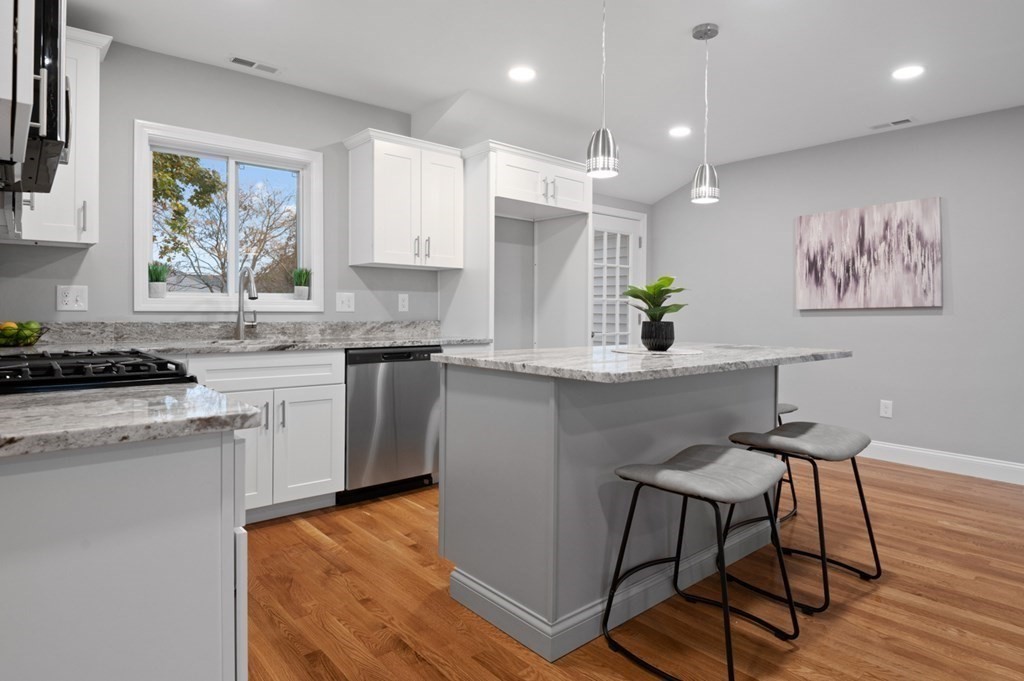 10 Lincoln Road Peabody, MA 01960 - Photo 6 of 26 Gallery Image 6