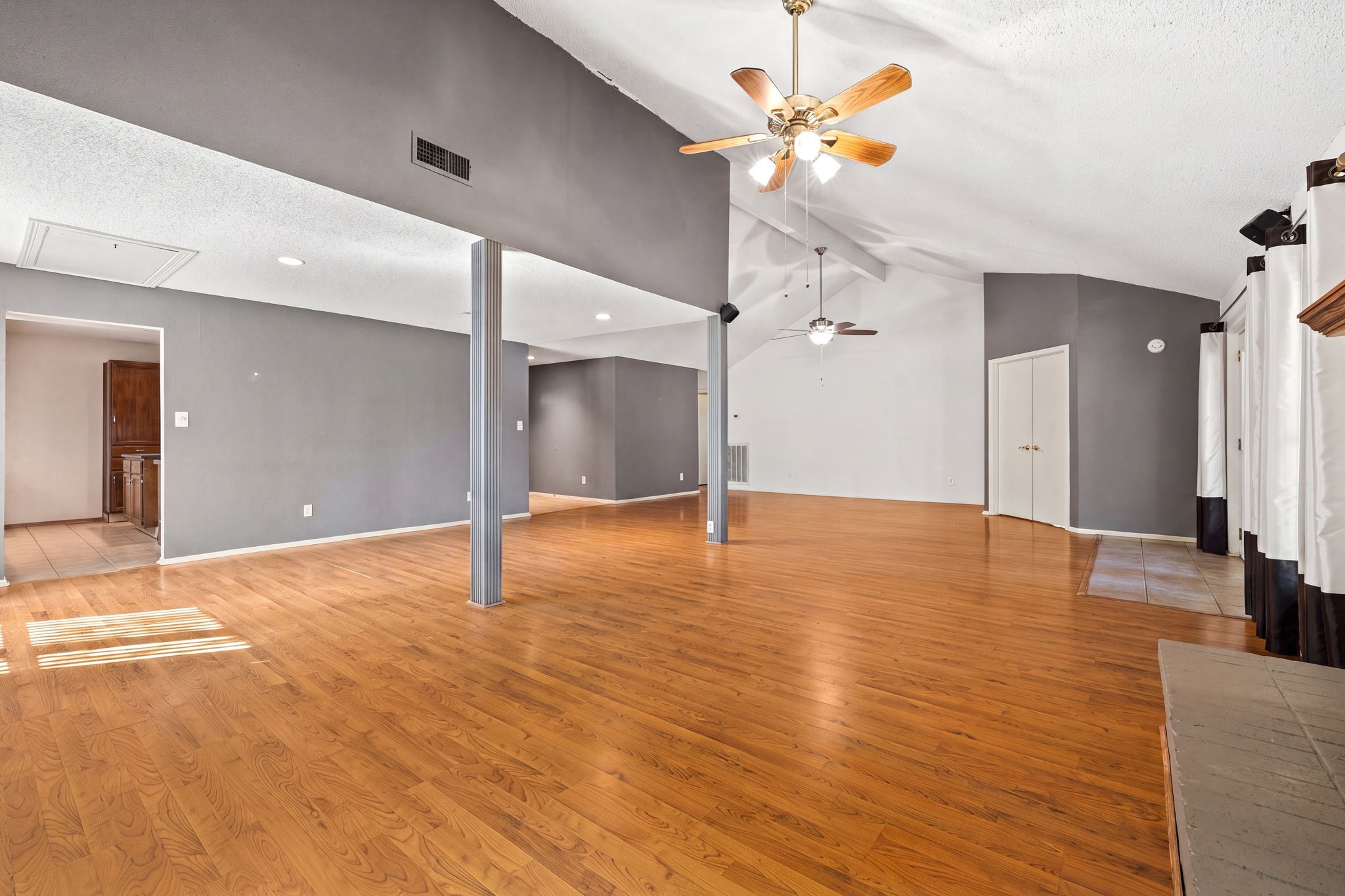 2811 Whispering Springs Drive Spring, TX 77373 - Photo 7 of 31