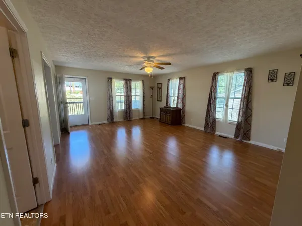 $205,000 | 216 North Cross Street, Oneida, TN 37841