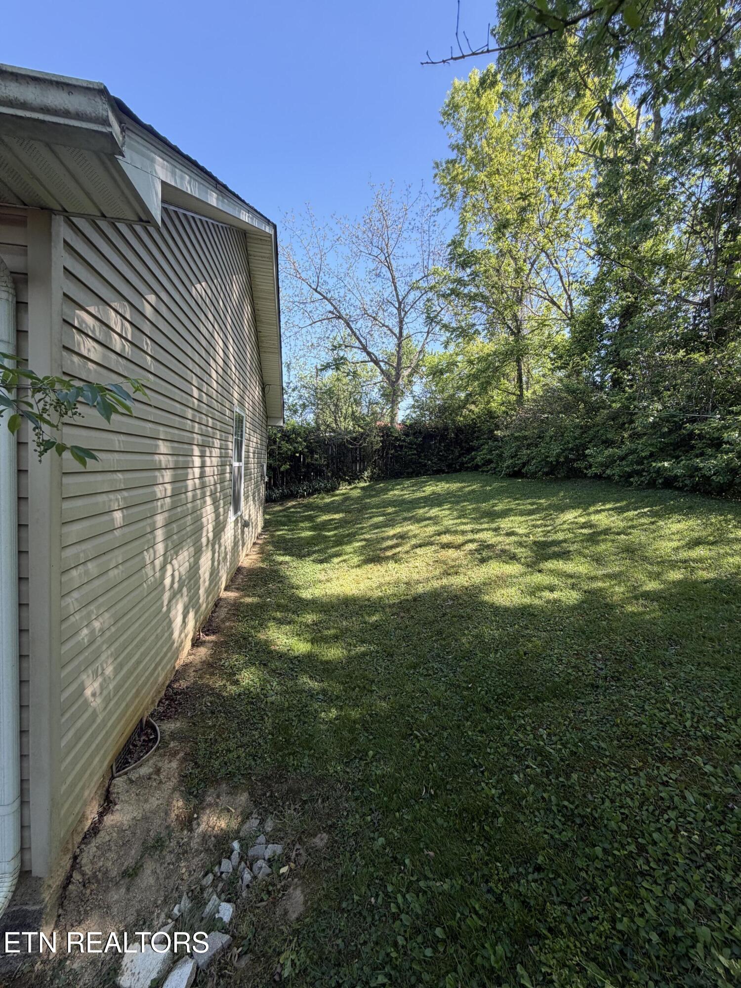 216 North Cross Street Oneida, TN 37841 - Photo 10 of 36 IMG_7164