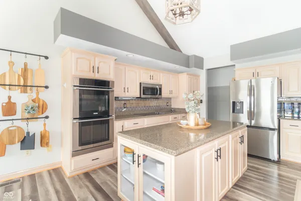 $464,900 | 1057 North Cambridge Court, Greenfield, IN 46140