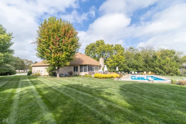 $464,900 | 1057 North Cambridge Court, Greenfield, IN 46140