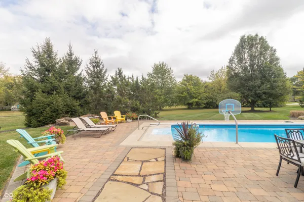 $464,900 | 1057 North Cambridge Court, Greenfield, IN 46140