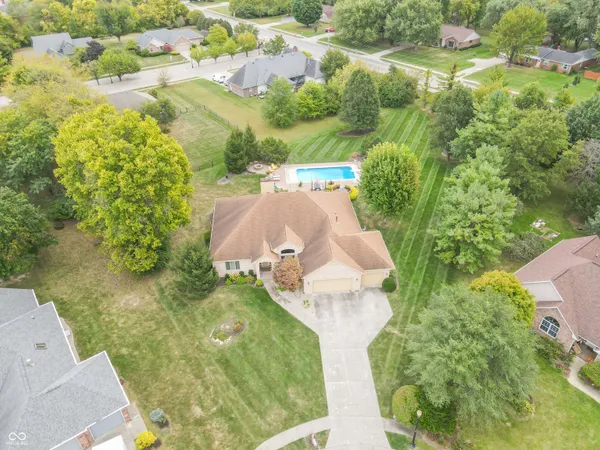 $464,900 | 1057 North Cambridge Court, Greenfield, IN 46140