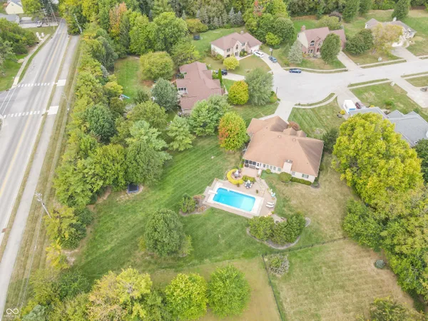 $464,900 | 1057 North Cambridge Court, Greenfield, IN 46140