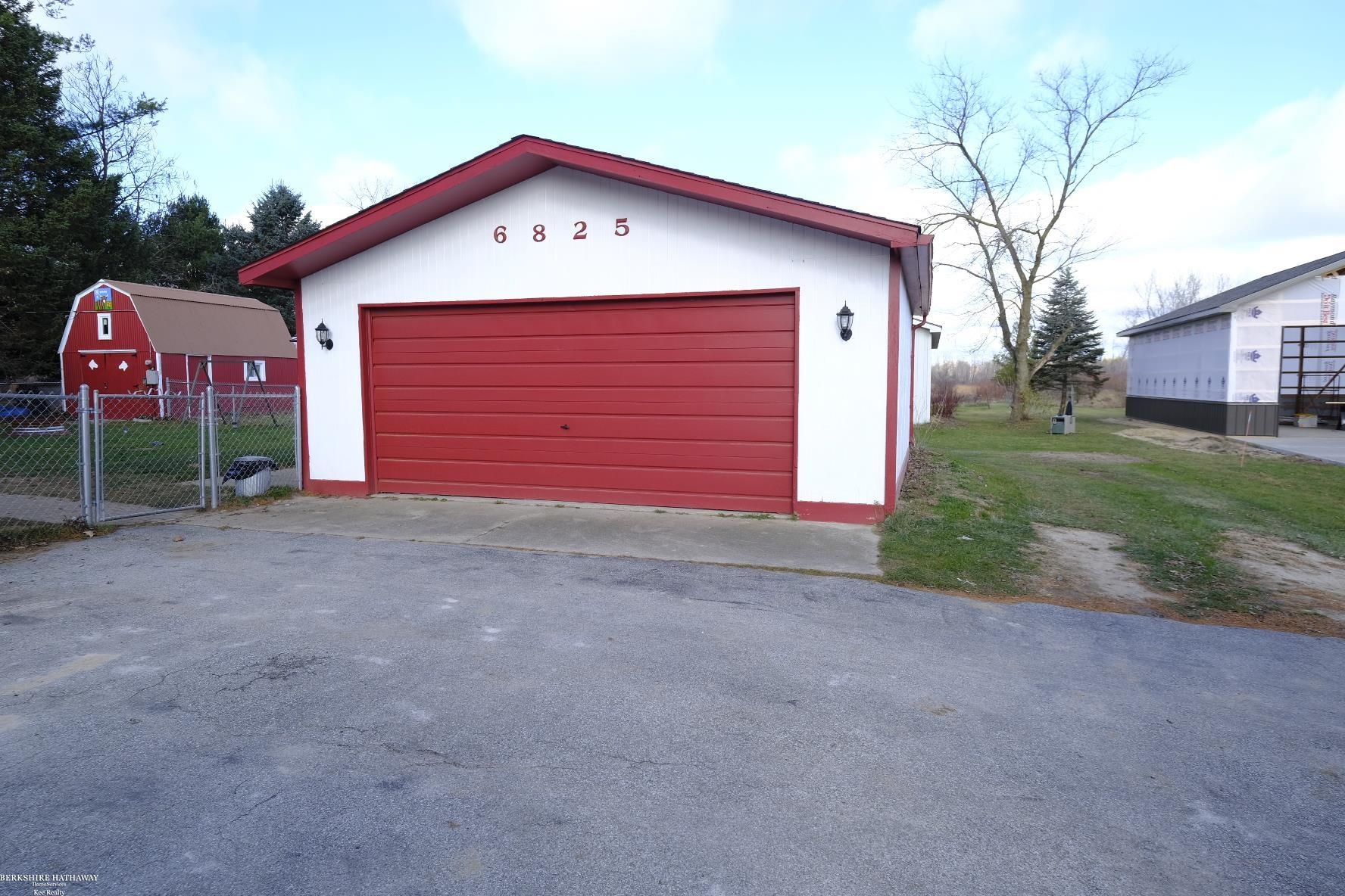 6825 Aitken Road Lexington, MI 48450 - Photo 5 of 31 Gallery Image 5