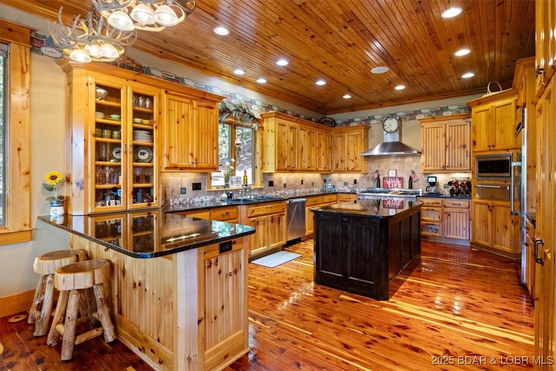 626 Grand Cove Road Sunrise Beach, MO 65079 - Photo 16 of 88 Beautiful Kitchen