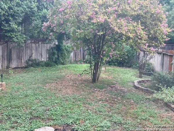$1,975 | 6046 Glen Heather, San Antonio, TX 78240