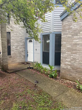 $1,975 | 6046 Glen Heather, San Antonio, TX 78240