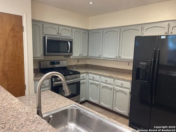 $1,975 | 6046 Glen Heather, San Antonio, TX 78240