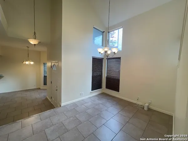 $1,975 | 6046 Glen Heather, San Antonio, TX 78240