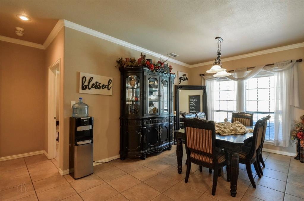 2457 Highway 83 Tuscola, TX 79562 - Photo 14 of 40 a view of a dining room with furniture