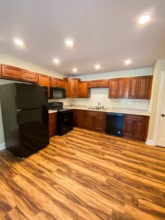 $1,100 | 102 Meadow Lane, Unit A, Oak Grove, KY 42262