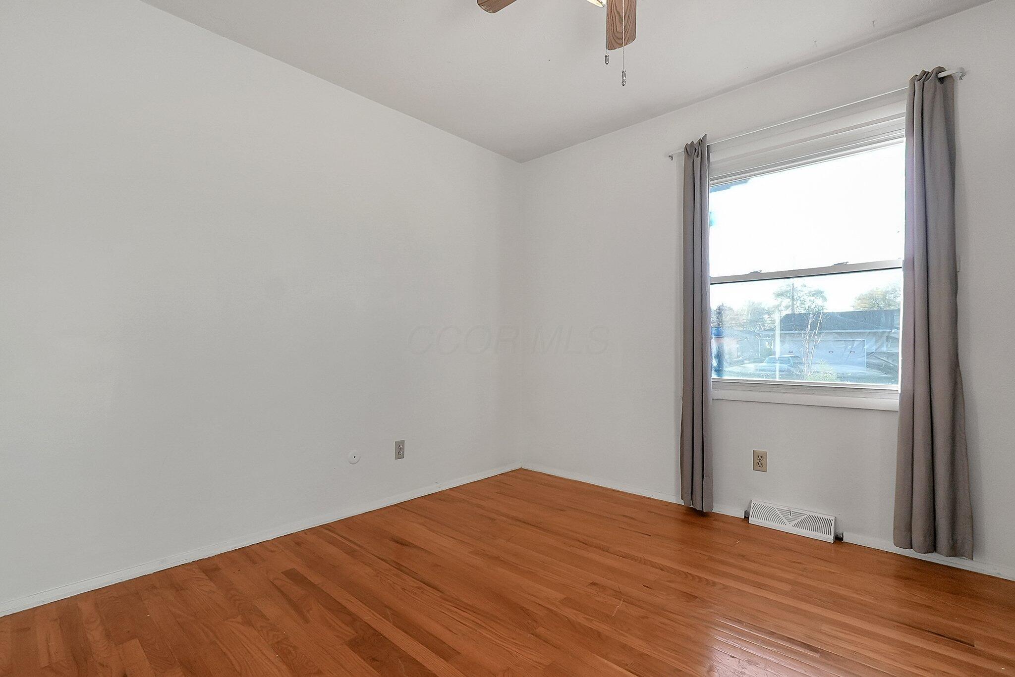 6076 Endicott Road Columbus, OH 43229 - Photo 15 of 27 15-web-or-mls-6076-endicott-rd