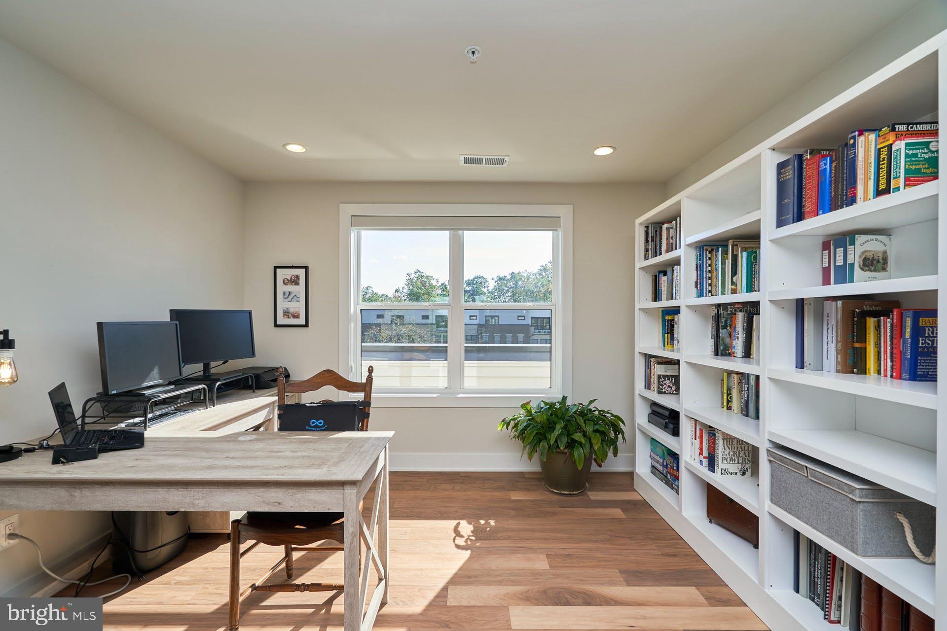 42480 Mildred Lndg Square Ashburn, VA 20148 - Photo 21 of 37