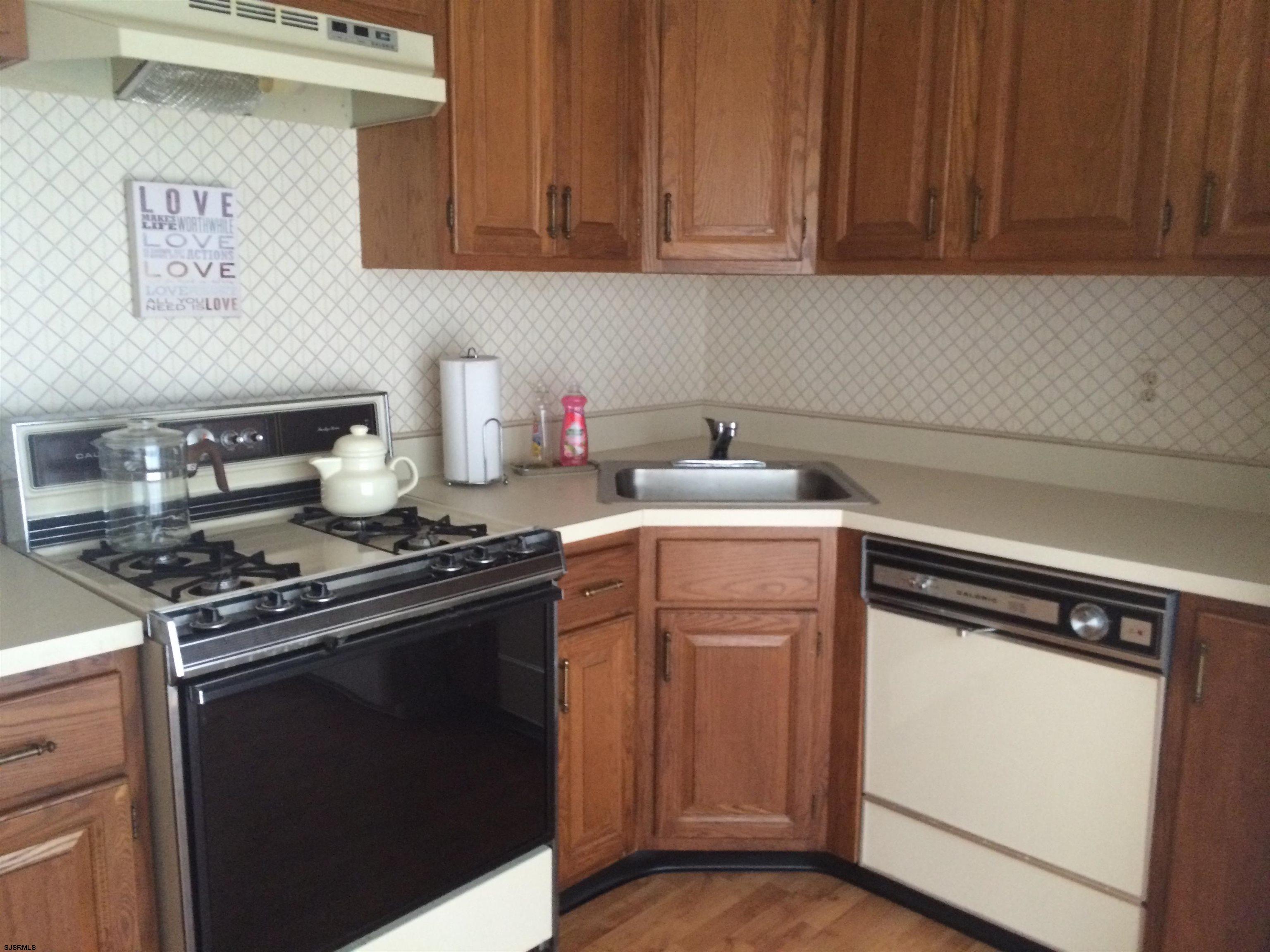 6 Mattix Run, Unit 6 Galloway Township, NJ 08205 - Photo 4 of 5