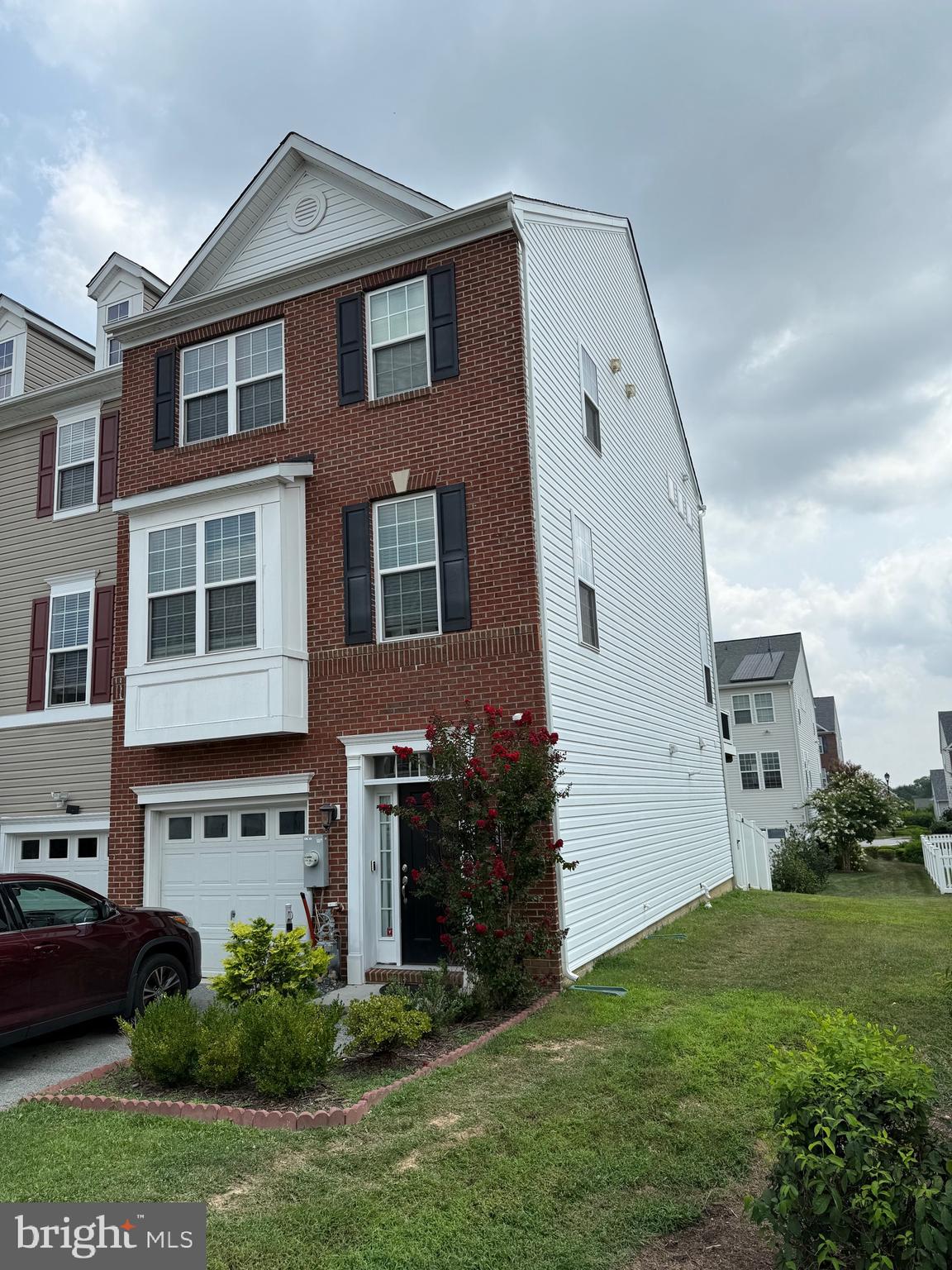 a front view of house with yard