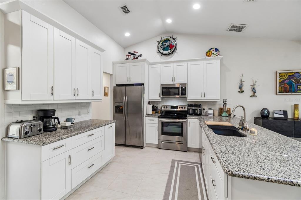 7995 Chaucer Drive Weeki Wachee, FL 34607 - Photo 16 of 82