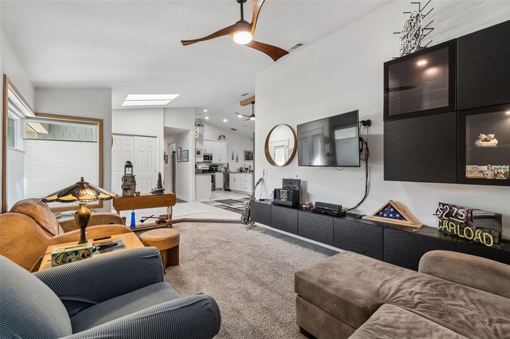 7995 Chaucer Drive Weeki Wachee, FL 34607 - Photo 6 of 82