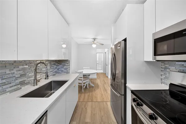$2,300 | 6565 Santona Street, Unit B17, Coral Gables, FL 33146