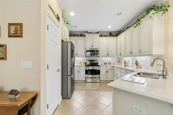 $367,000 | 2306 Oakley Green Drive, Unit 62, Sun City Center, FL 33573
