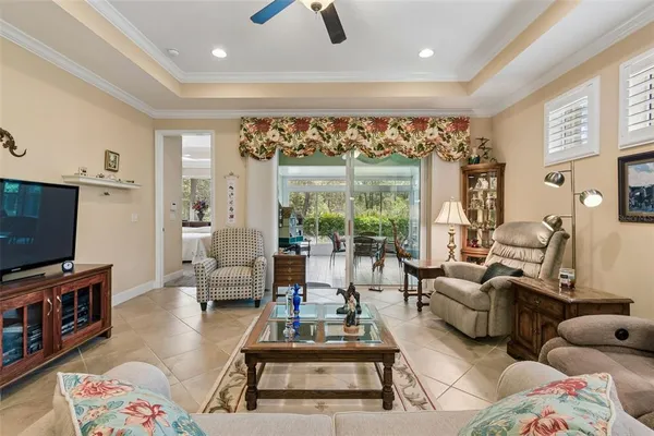 $367,000 | 2306 Oakley Green Drive, Unit 62, Sun City Center, FL 33573