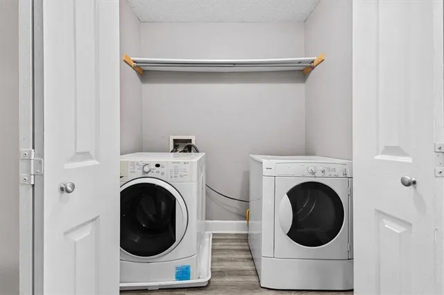a close up view of a washer and dryer