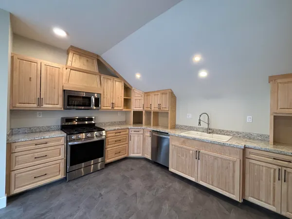$1,700 | 118 South Evans Street, Unit A, Tecumseh, MI 49286