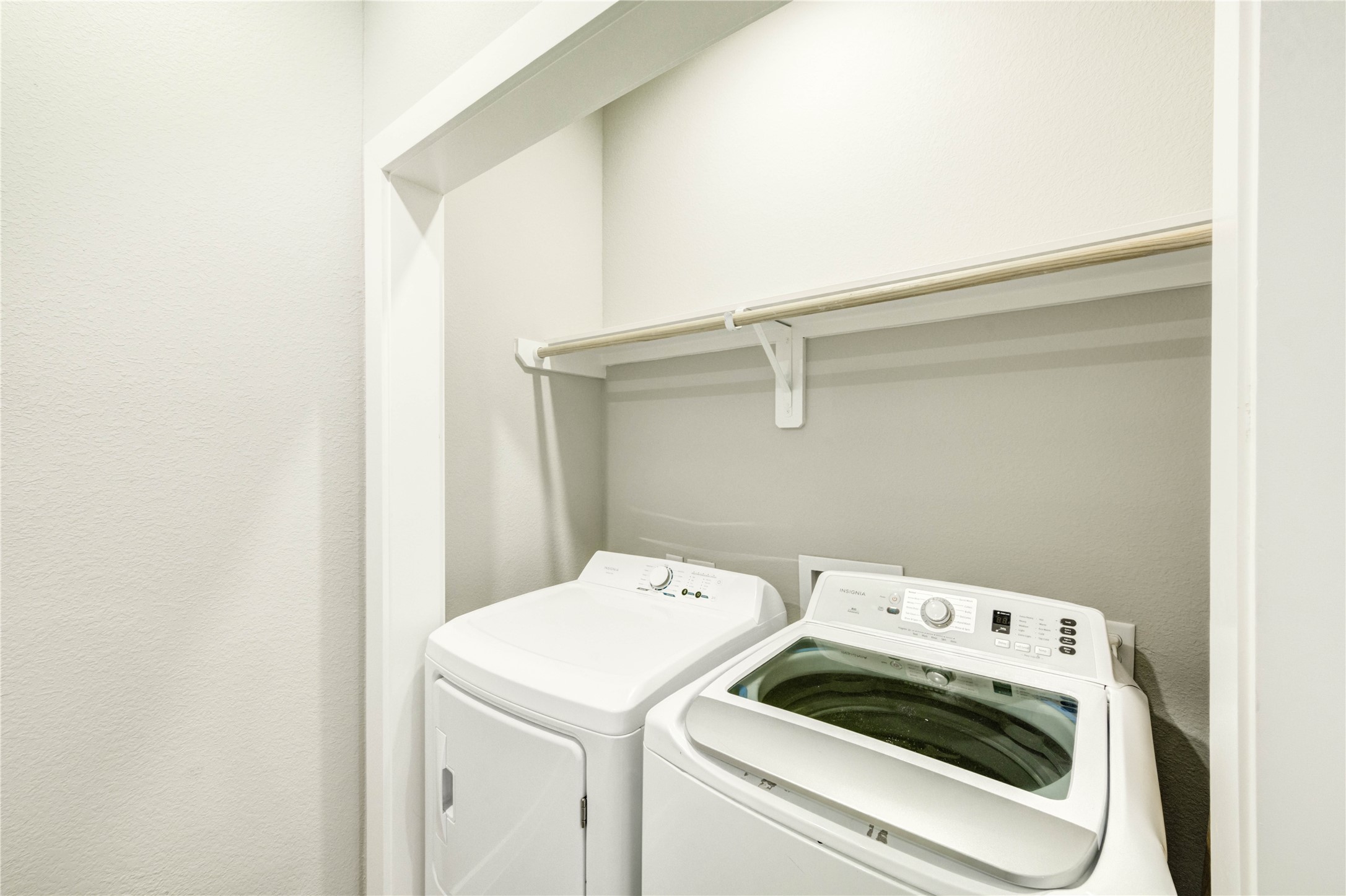 8157 Tate Street, Unit A Houston, TX 77028 - Photo 16 of 29 a utility room with dryer and washer