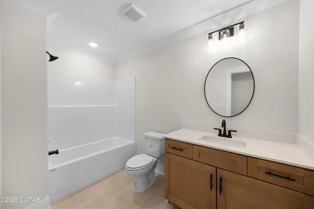 $319,900 | 428 Fairway Boulevard, Jackson, TN 38305