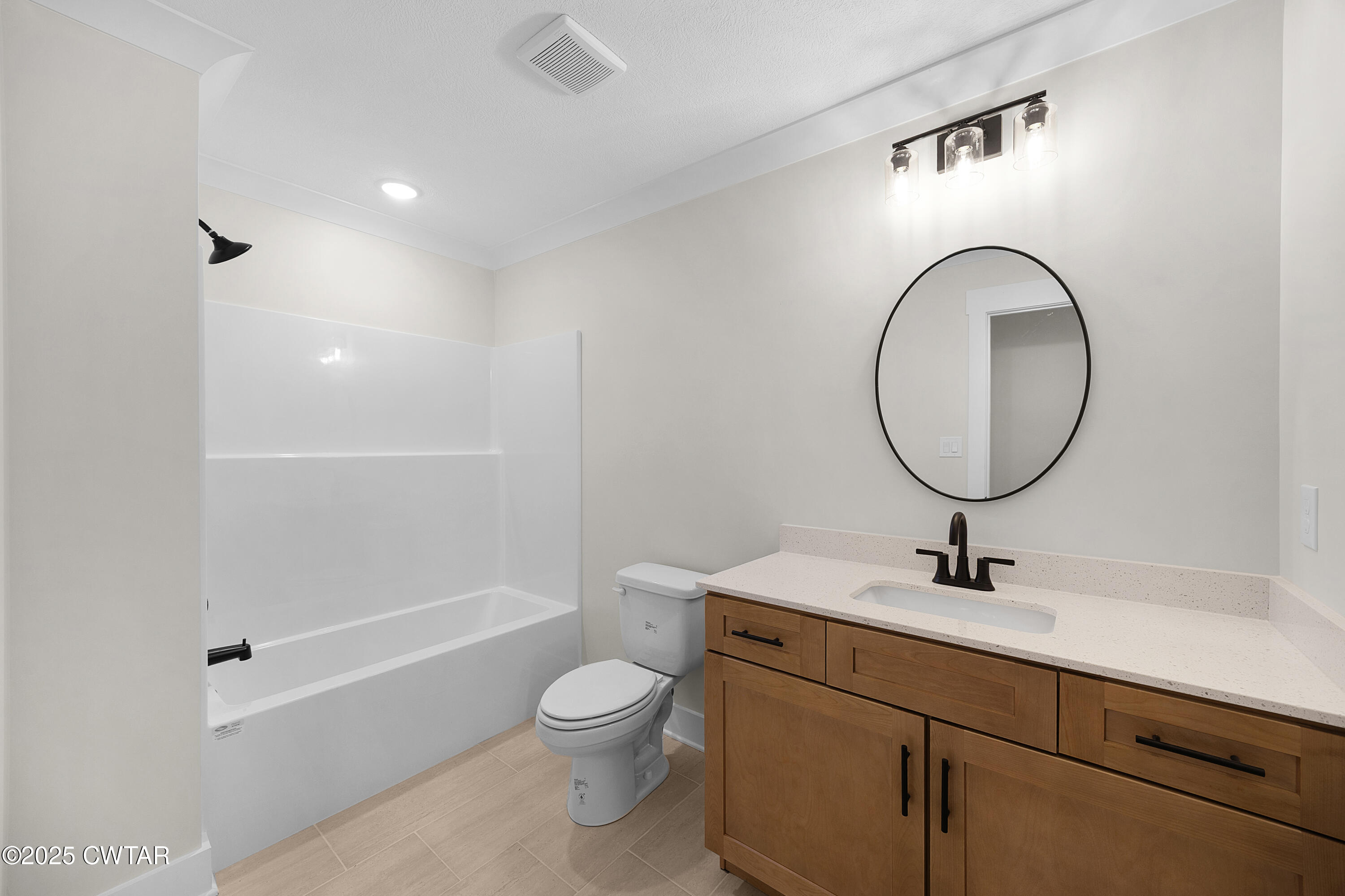 428 Fairway Boulevard Jackson, TN 38305 - Photo 18 of 19 Guest Bath