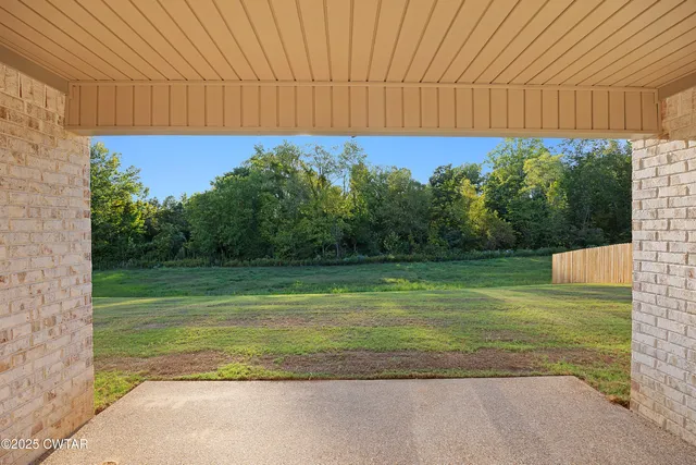 $319,900 | 428 Fairway Boulevard, Jackson, TN 38305