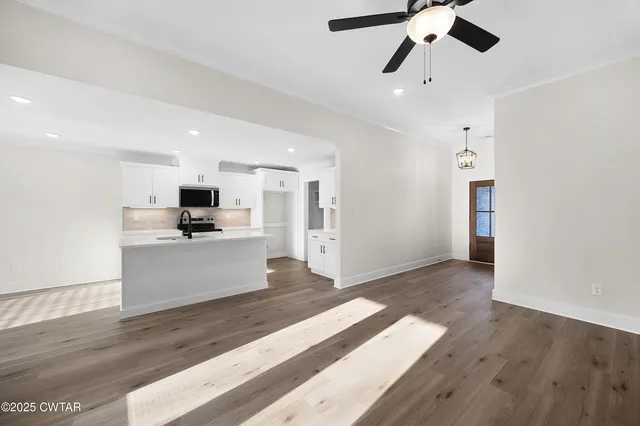 $319,900 | 428 Fairway Boulevard, Jackson, TN 38305