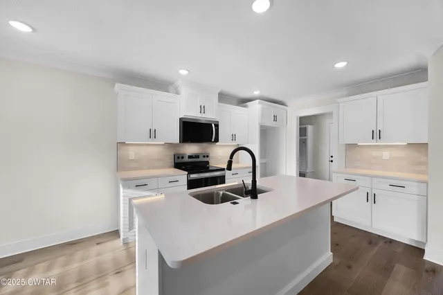 $319,900 | 428 Fairway Boulevard, Jackson, TN 38305