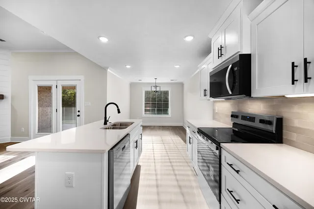 $319,900 | 428 Fairway Boulevard, Jackson, TN 38305