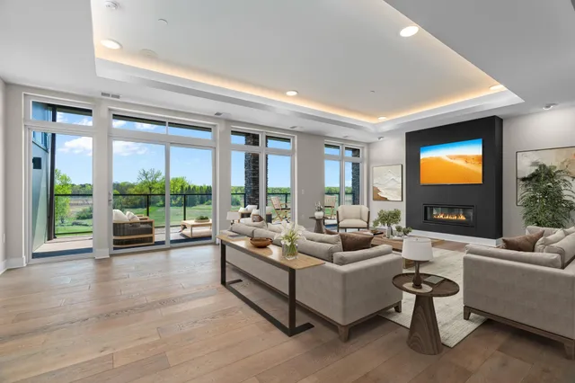 $1,699,000 | 1 Hill Farm Court, Unit 200, North Oaks, MN 55127