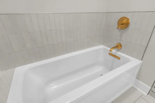 $1,699,000 | 1 Hill Farm Court, Unit 200, North Oaks, MN 55127