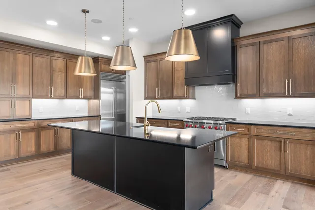 $1,699,000 | 1 Hill Farm Court, Unit 200, North Oaks, MN 55127