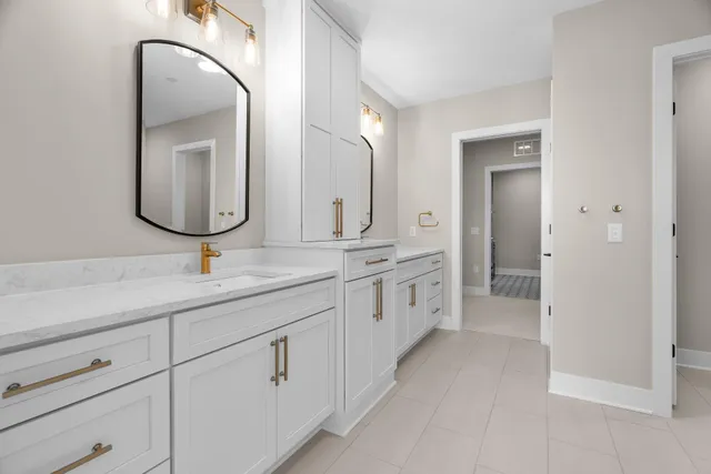 $1,699,000 | 1 Hill Farm Court, Unit 200, North Oaks, MN 55127