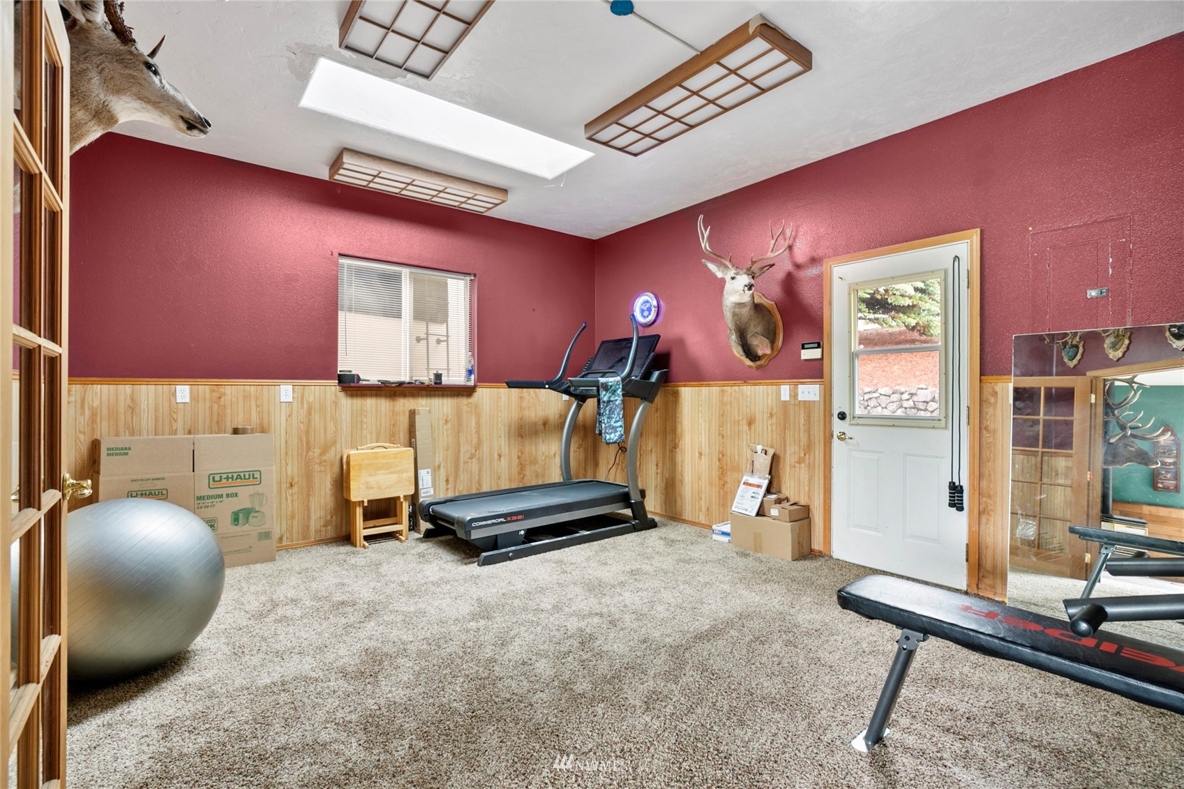 300 West Elk Ridge Road Shelton, WA 98584 - Photo 16 of 40 a workspace with furniture