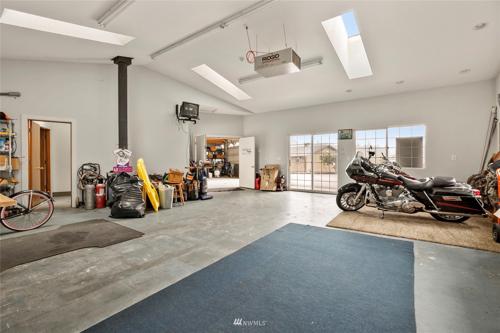 300 West Elk Ridge Road Shelton, WA 98584 - Photo 30 of 40 a view of a room with gym equipment