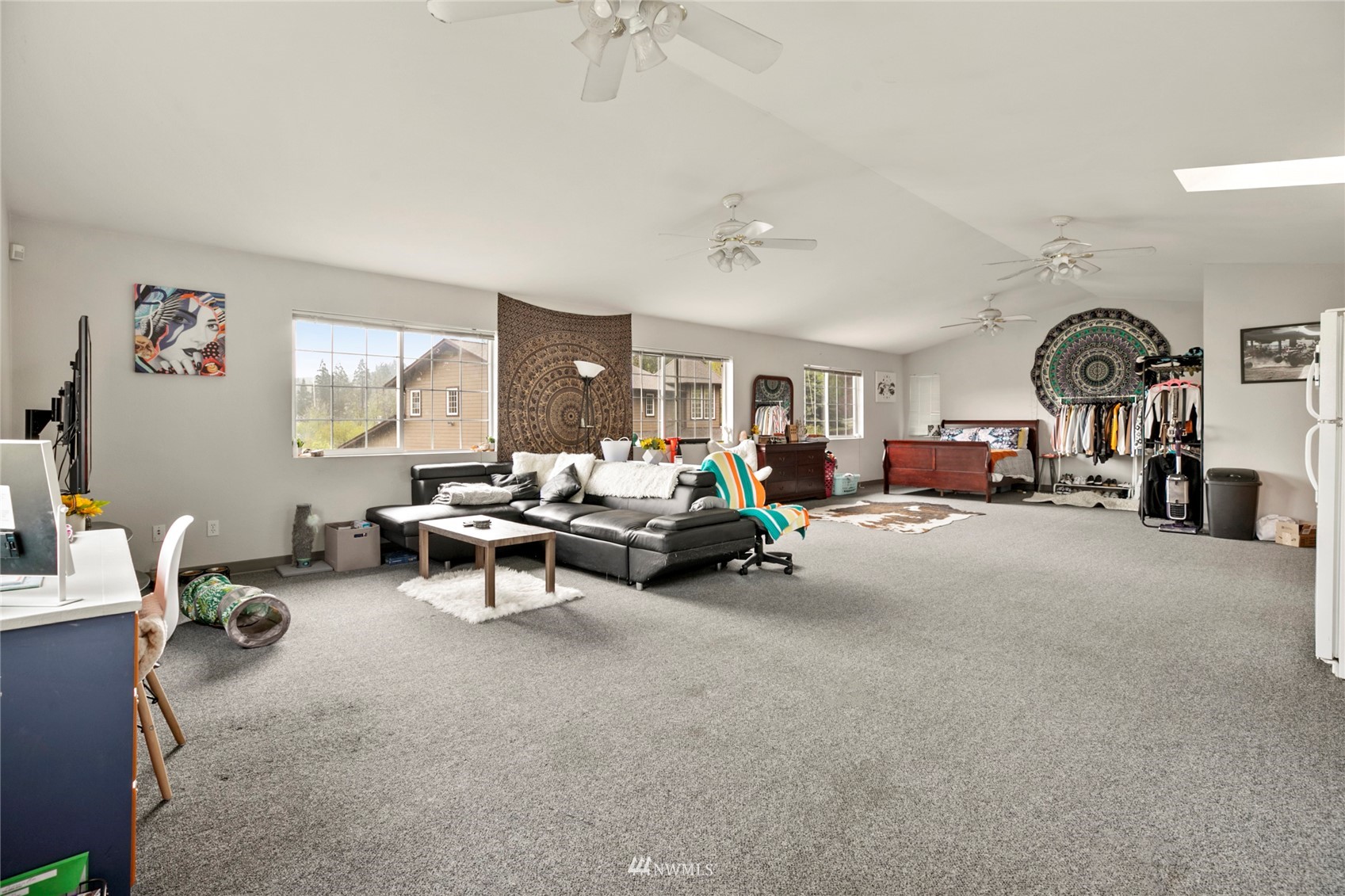 300 West Elk Ridge Road Shelton, WA 98584 - Photo 32 of 40 a view of a livingroom with furniture and a large window